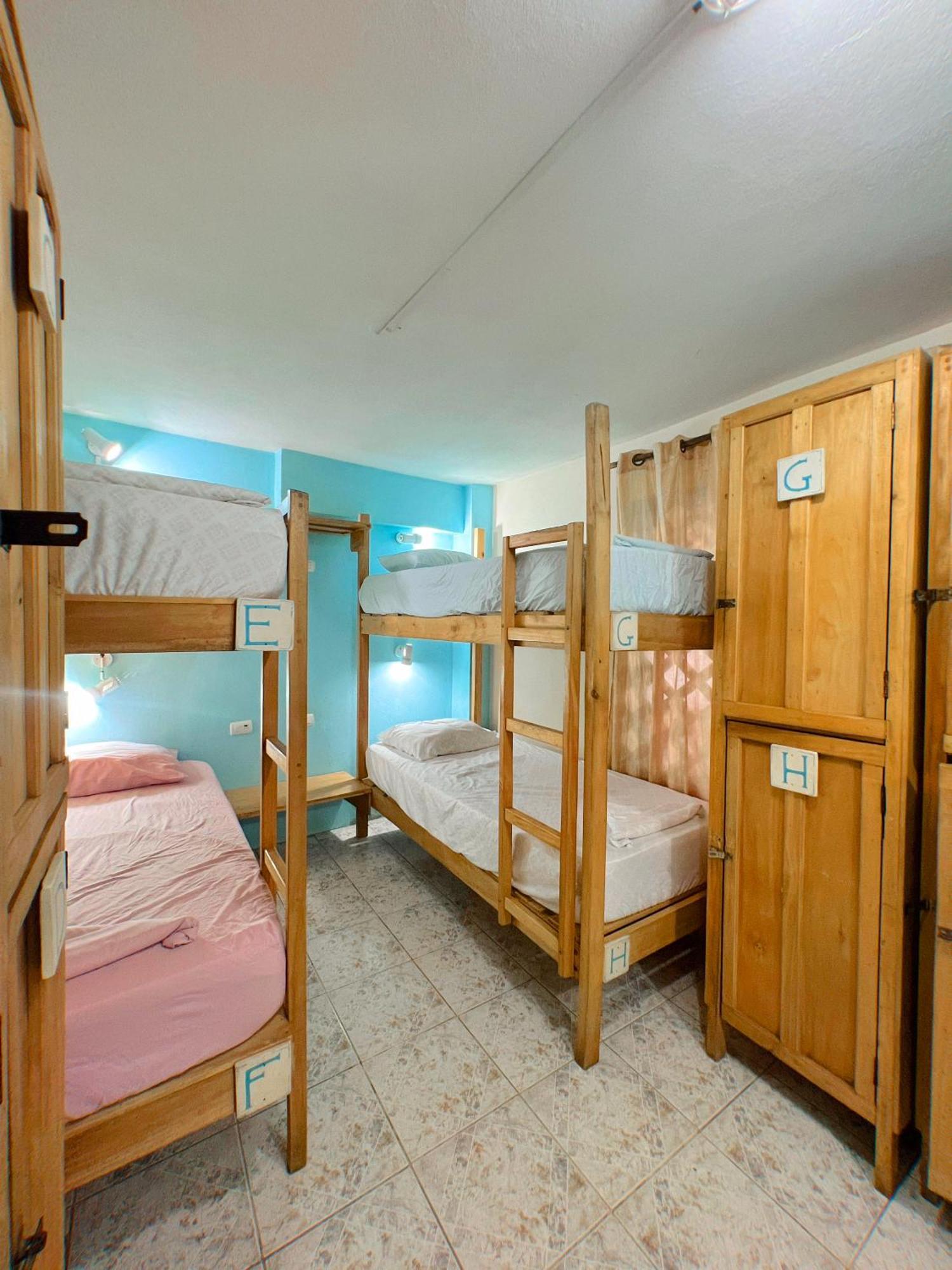 Bed 8-Bed Dormitory Room